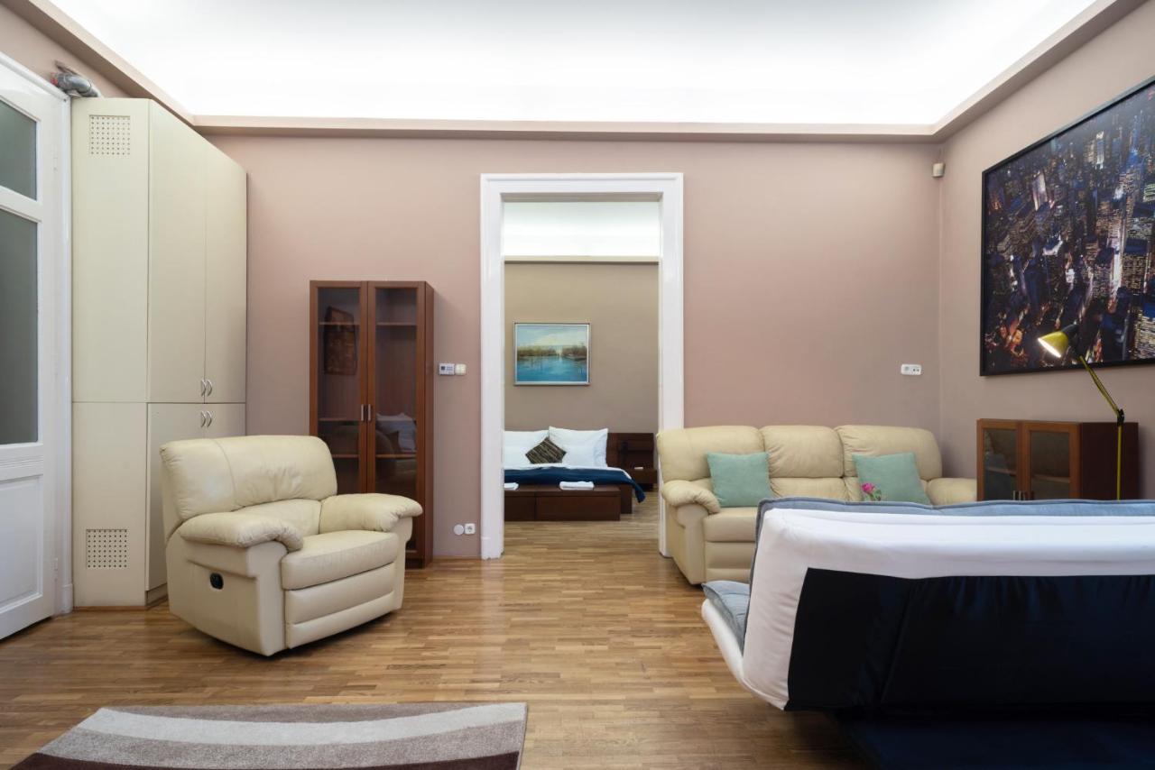 Kiraly Central Apartment With Free Parking And Ac بودابست المظهر الخارجي الصورة